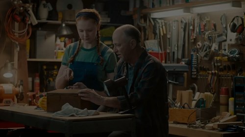 APS | people in shop